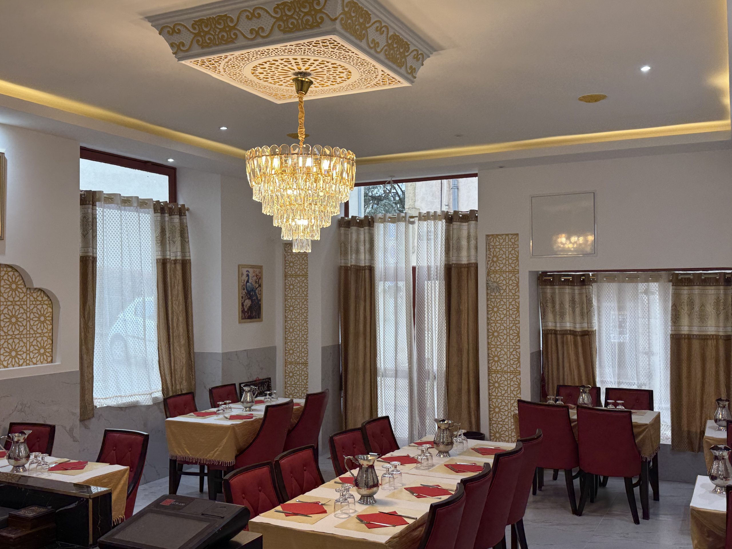 Cloison courbe staff déco LED